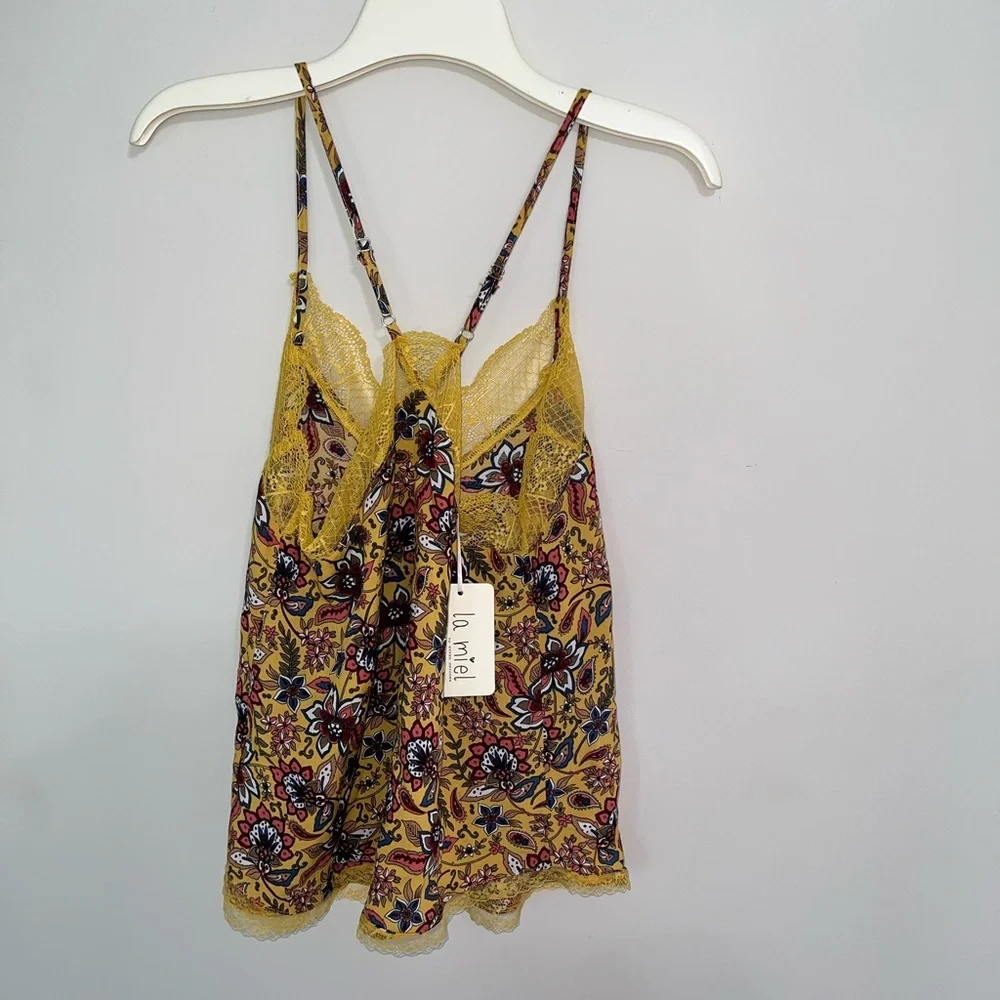 Floral Lace Tank Top - Picture 3 of 5